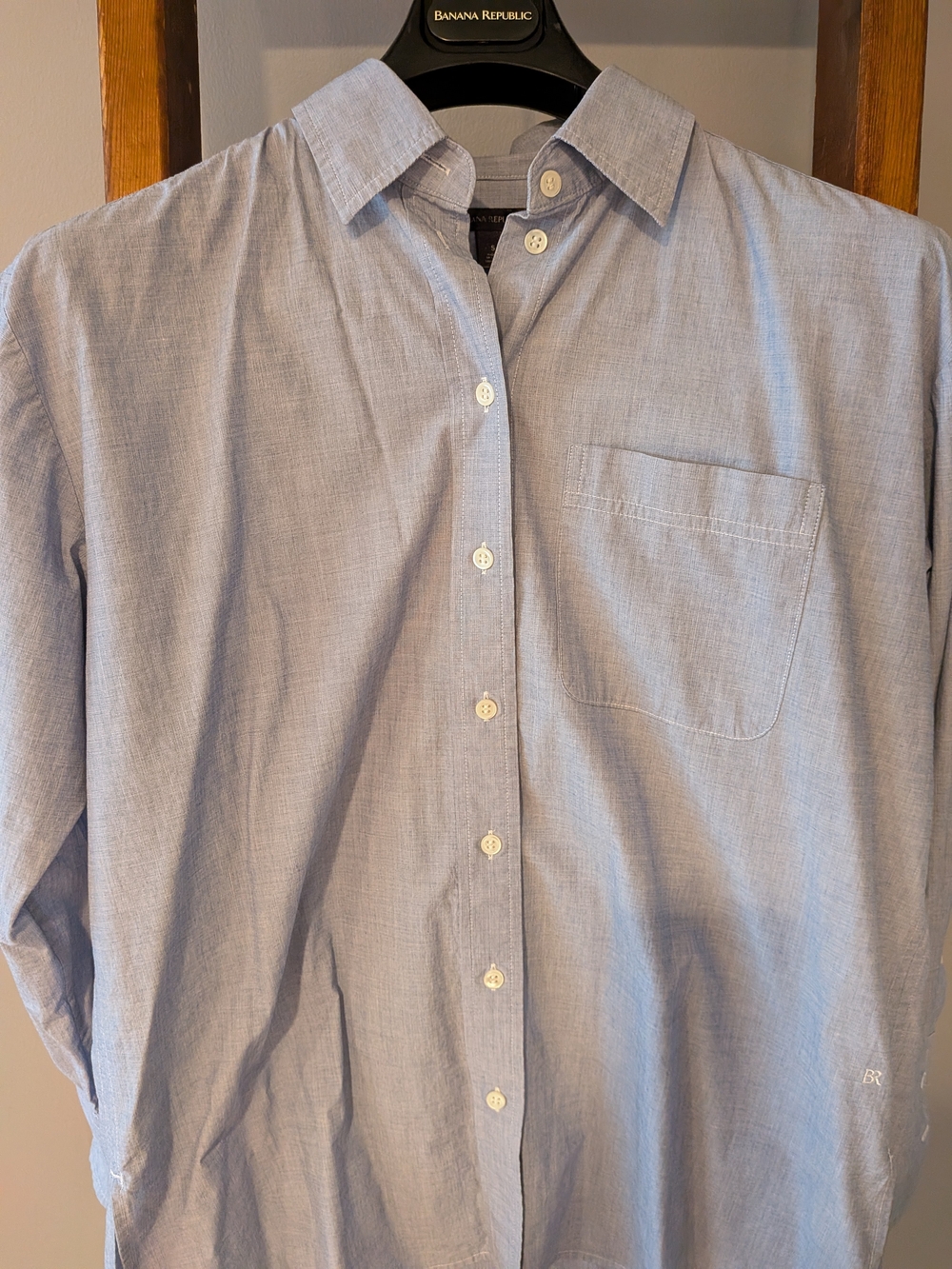 Banana Republic Women's Light Blue Chambray Button Down Shirt